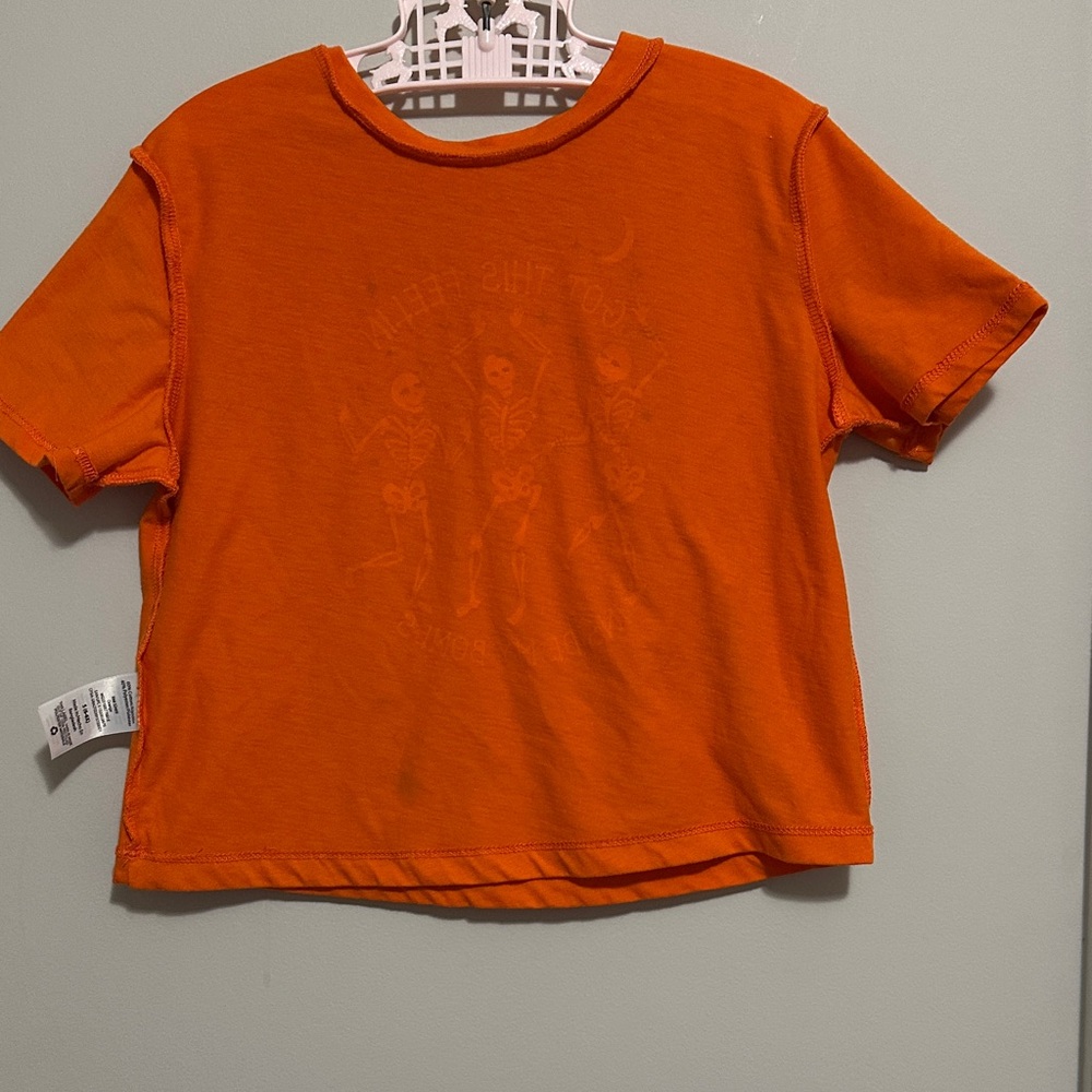 Orange Graphic Tee kids sz S /6  with Silver Sparkly Skeleton Dancing Design - Picture 6 of 9